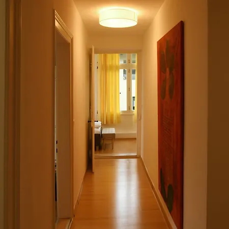 Engel Apartment *